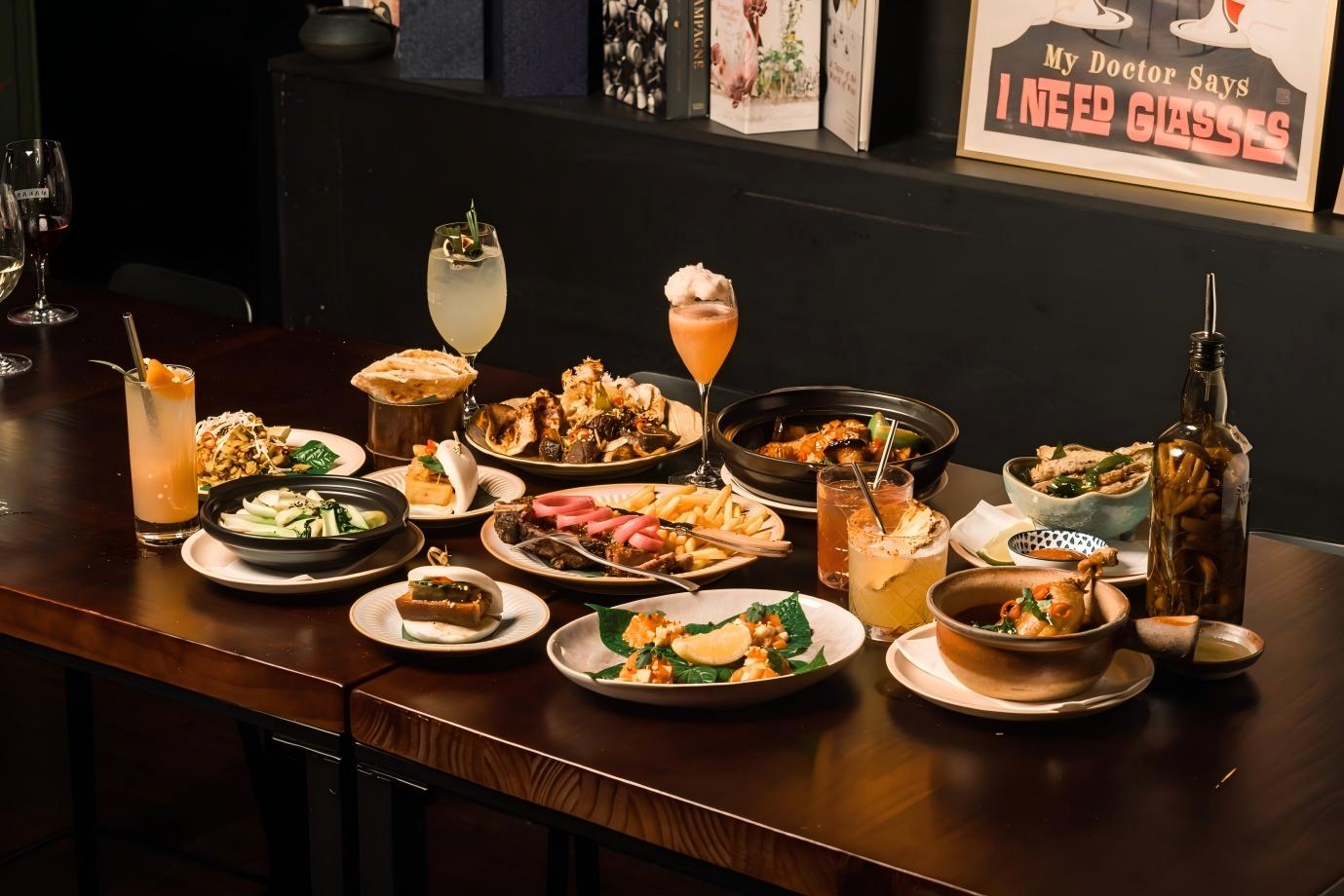 MAKAN<br />BAR & FOOD